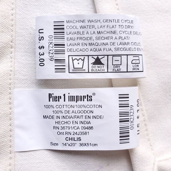 Pier 1 Chili Peppers Placemats Set of 2 Cotton Fabric 14" x 20" Beige Cream Red - Picture 3 of 10